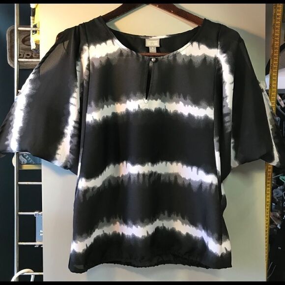 Converse Tops - 🌞🌴🌞Sz S Converse Top for Women.